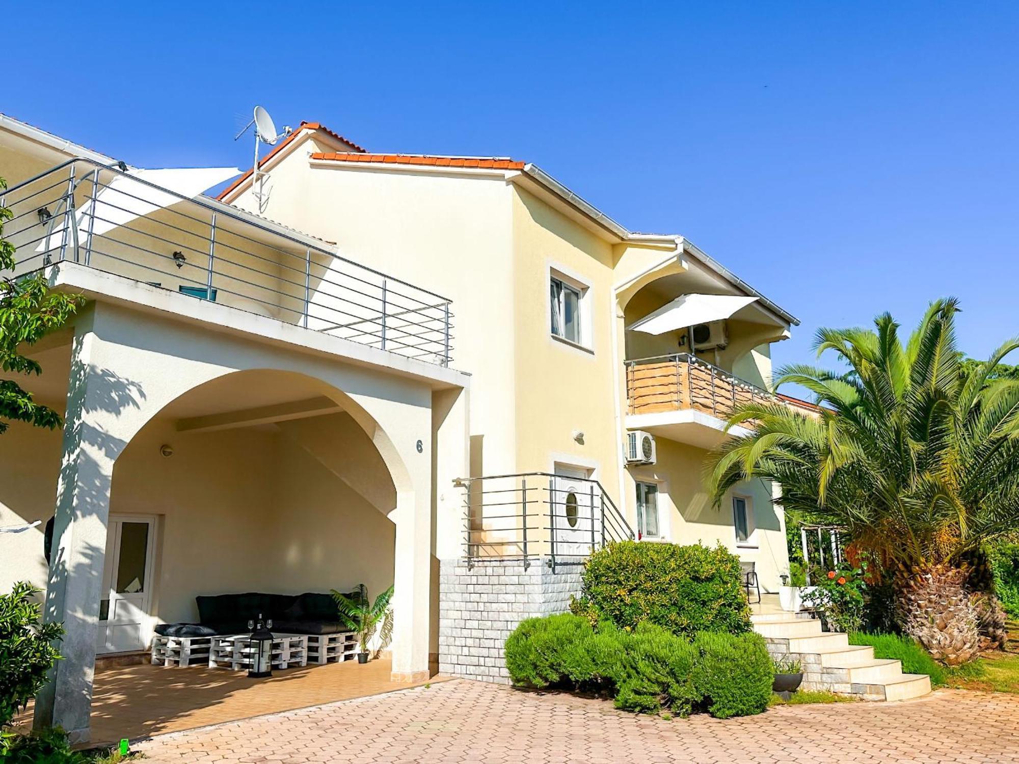 Sunside Apartments Pula Exterior photo